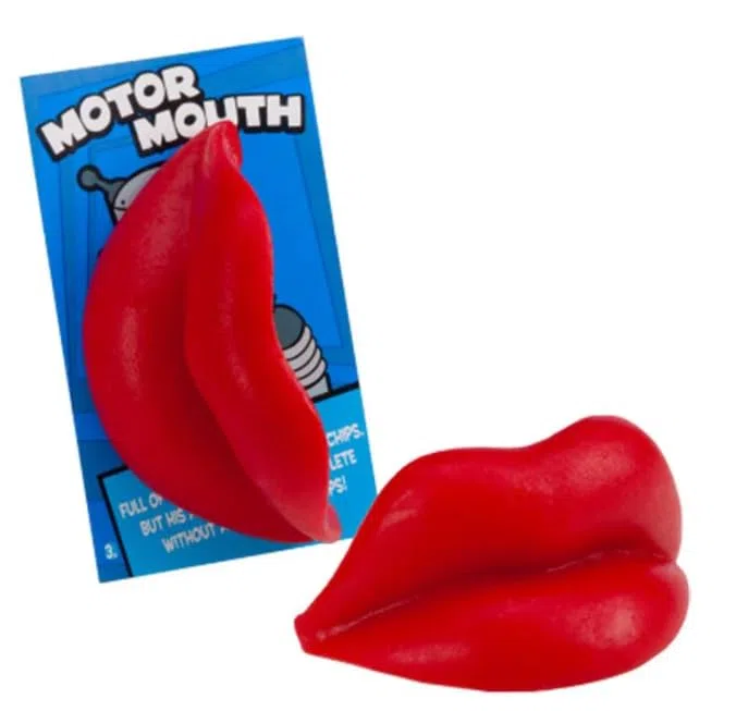 Nik-L-Nip Botellas de cera, 39 g, dulces de culto con relleno afrutado, 4 unidades por paquete, Wack-O-Wax Mr. Stache 14 g & TikTok-Trend descubre (labios Cherry)