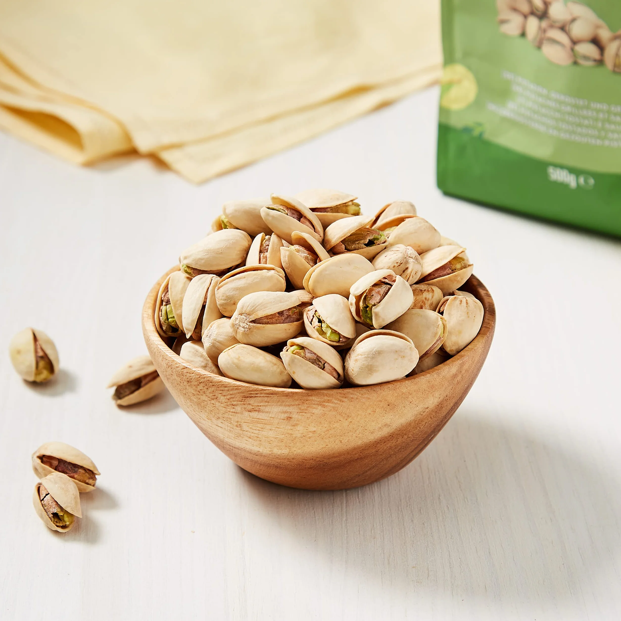 Marca Amazon - Happy Belly Pistachos tostados y salados, Sal Marina, 1000g (Paquete de 2 x 500 g)