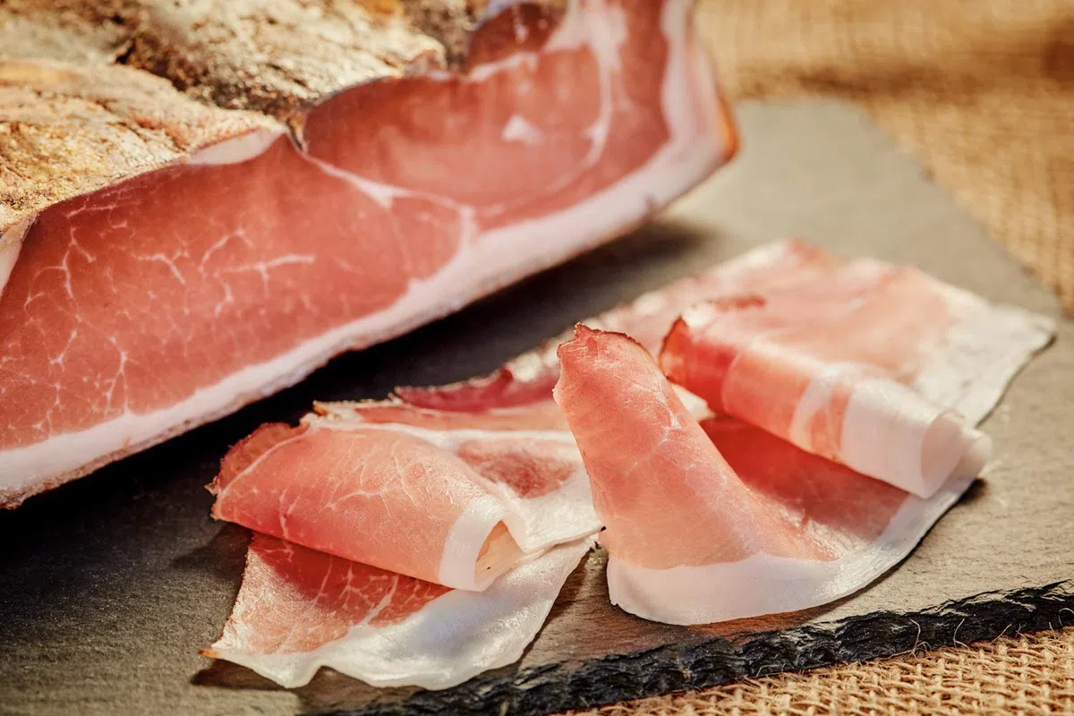 Speck ligeramente ahumado, tipico embutido italiano, Salumi Pasini, 250 gr